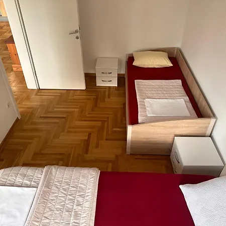 Apartment Near Airport Ii *