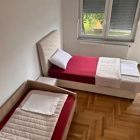 Near Airport Ii Appartement